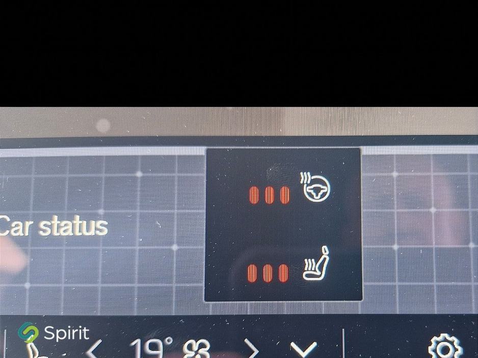 2021 Volvo V90 - image 11