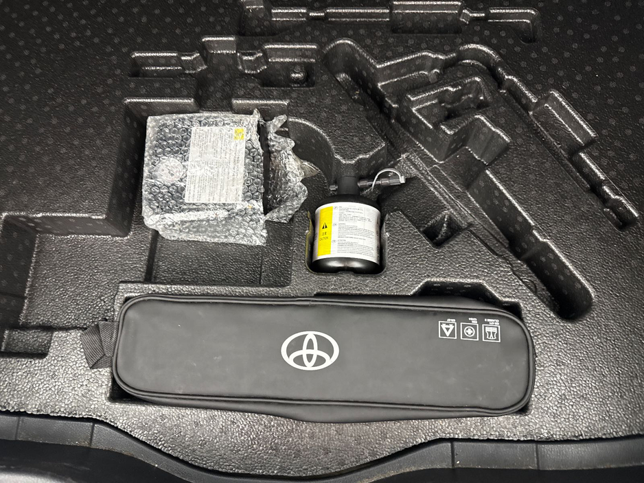 2022 Toyota C-HR HYBRID SOL 4DR AUTO