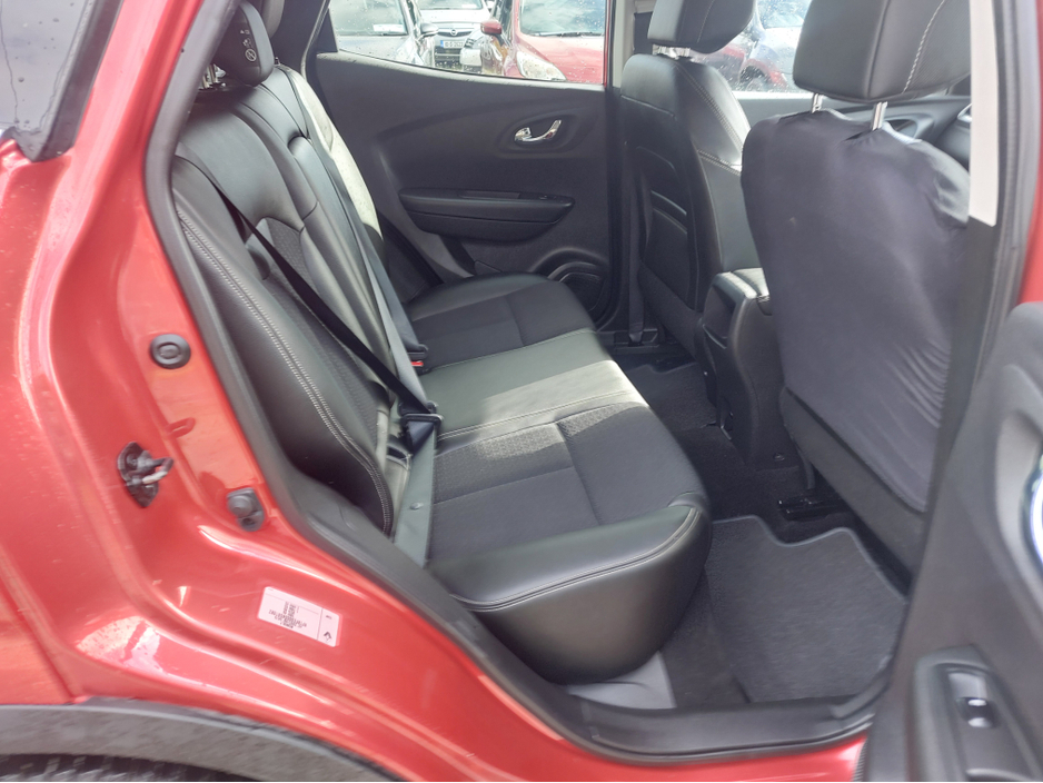 2016 Renault Kadjar - image 2