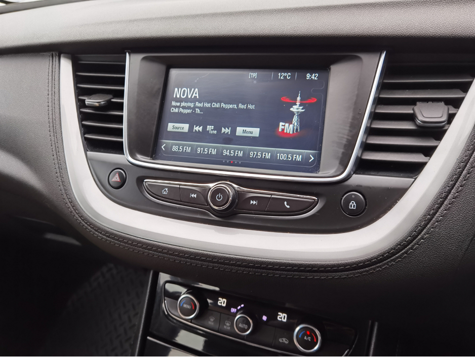 2020 Opel Grandland X - image 15