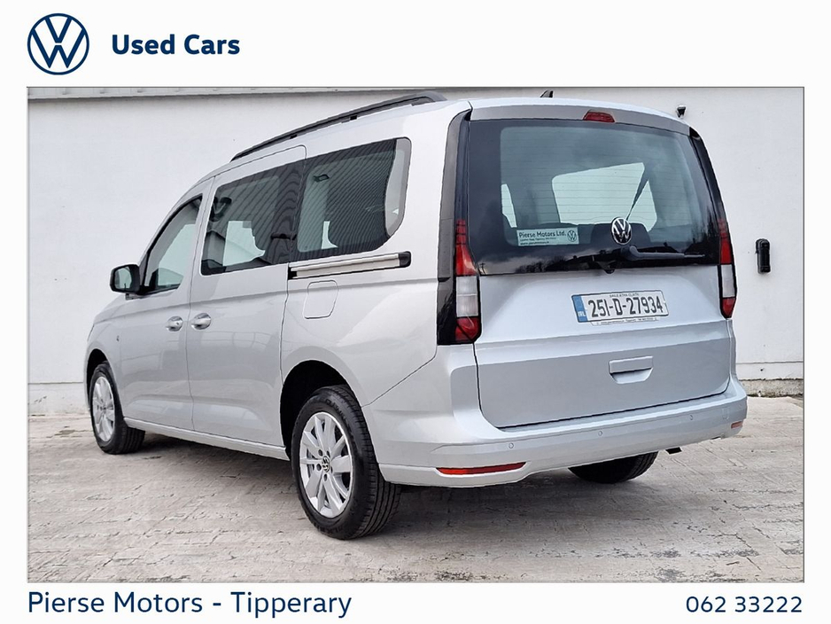 2025 Volkswagen Caddy Maxi Life - image 3