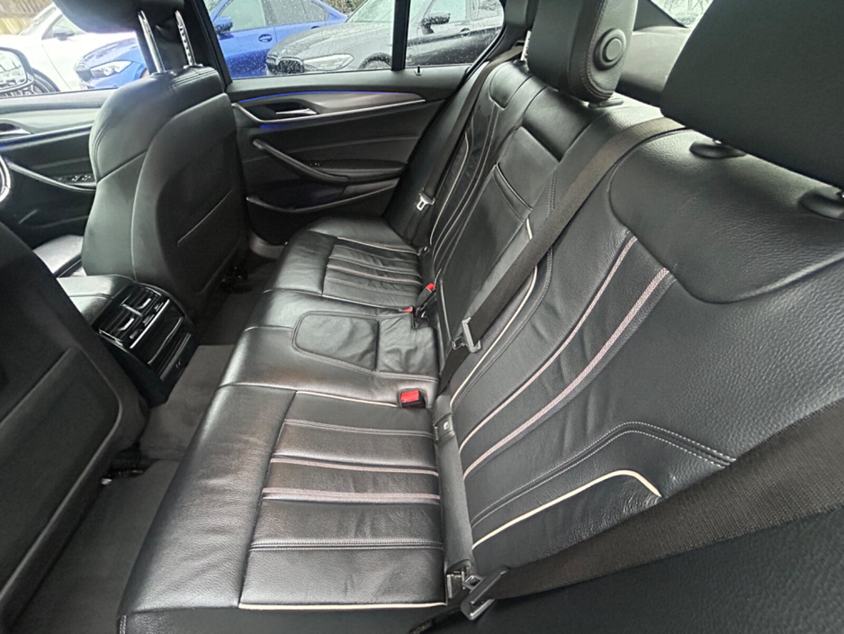 2018 BMW 5 Series - image 19