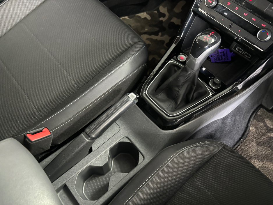 2020 Volkswagen T-Cross - image 11