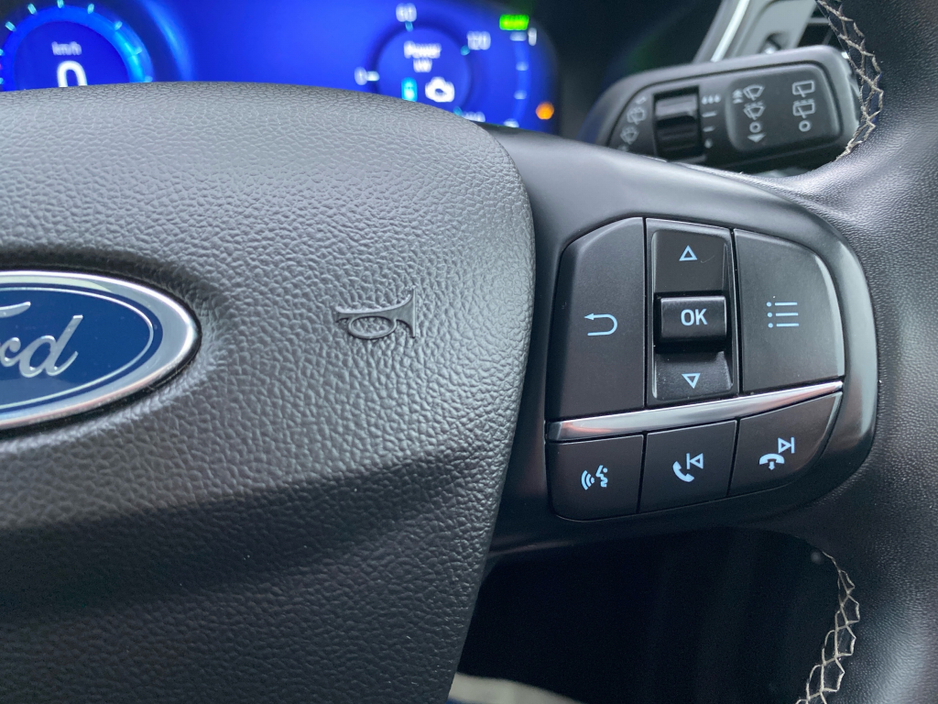 2023 Ford Kuga Vignale PHEV 225BHP... Panoramic Roof €36,500