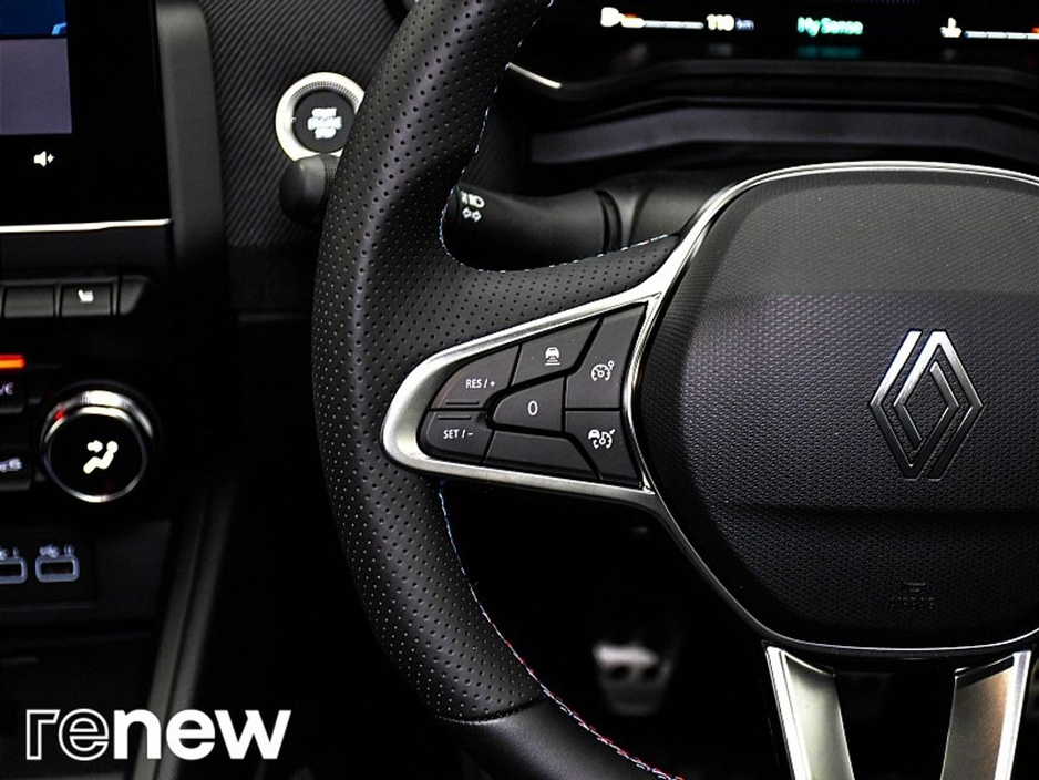 2025 Renault Clio - image 20