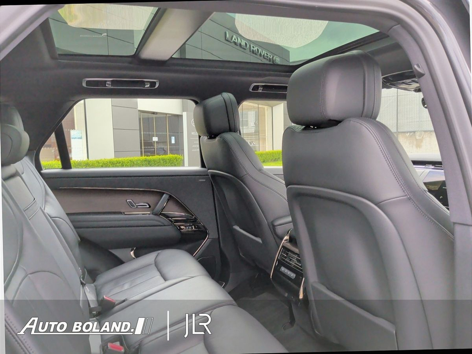 2023 Land Rover Range Rover Sport - image 5
