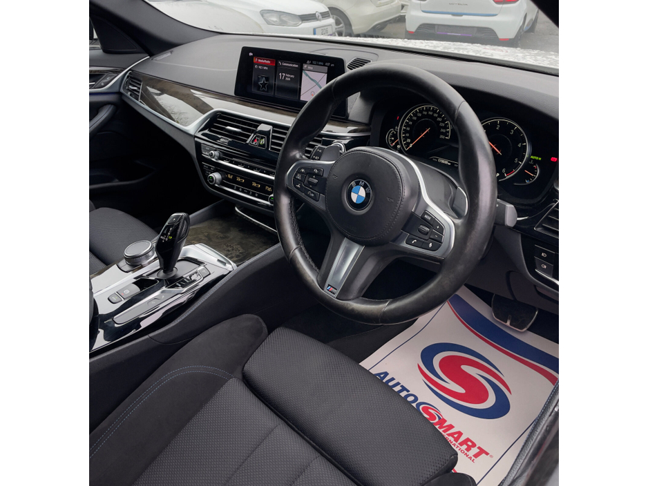 2017 BMW 5 Series - image 9