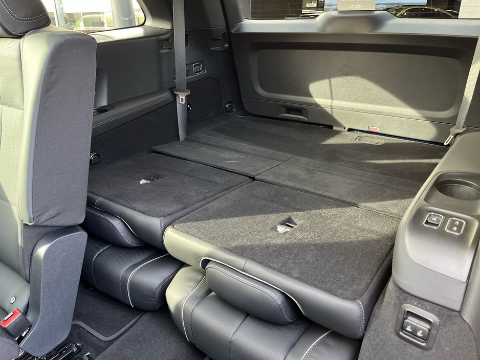 2026 Mercedes-Benz GLS - image 22