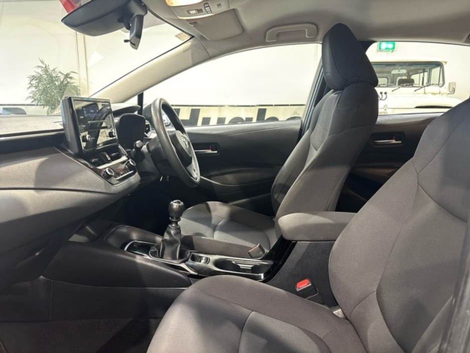 2019 Toyota Corolla - image 6