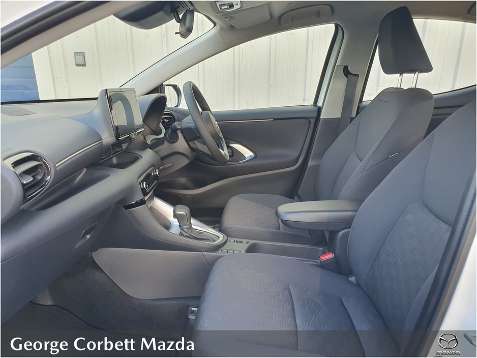 2025 Mazda Mazda2 - image 7