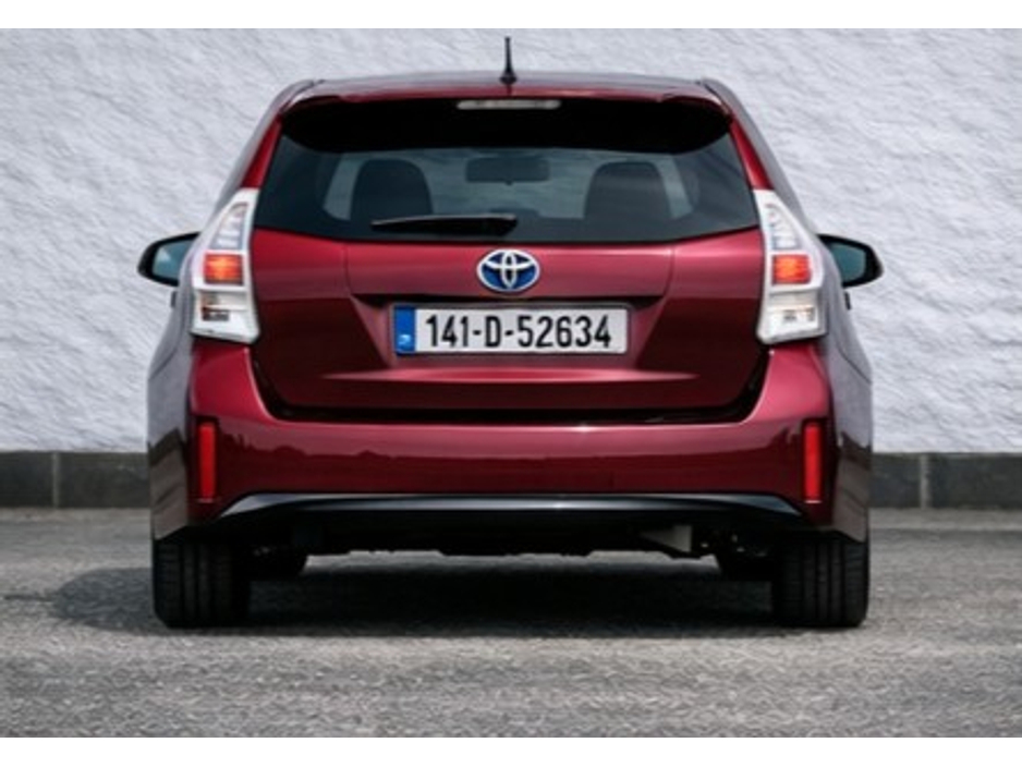 2014 Toyota Prius - image 3