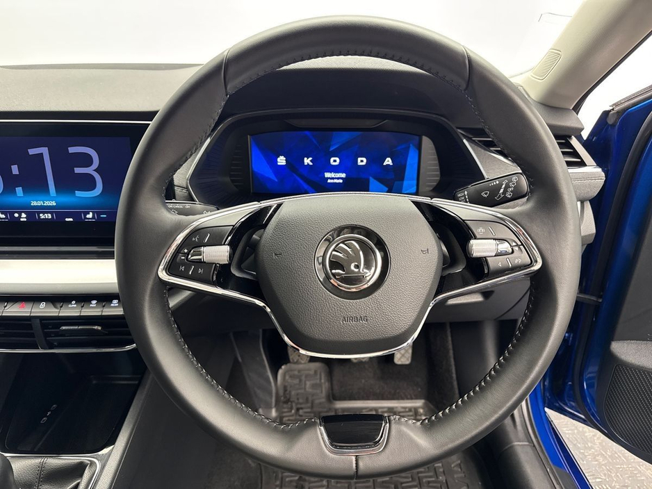 2023 Skoda Octavia - image 13