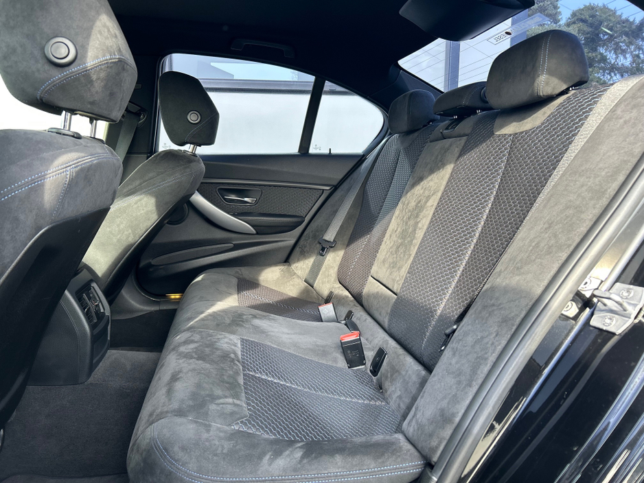 2014 BMW 3 Series - image 19