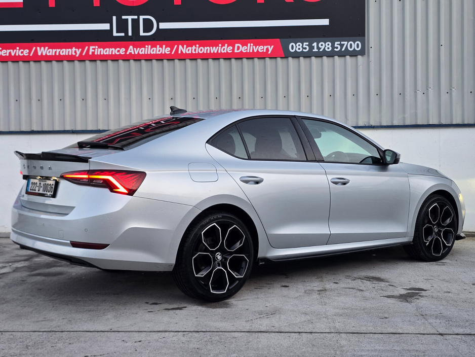 2022 Skoda Octavia - image 10