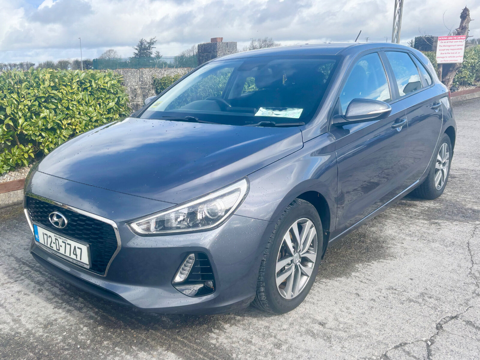 2017 Hyundai i30 - image 2