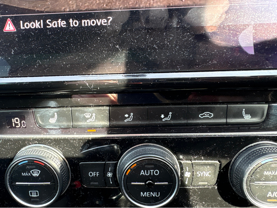 2019 Volkswagen Golf - image 25