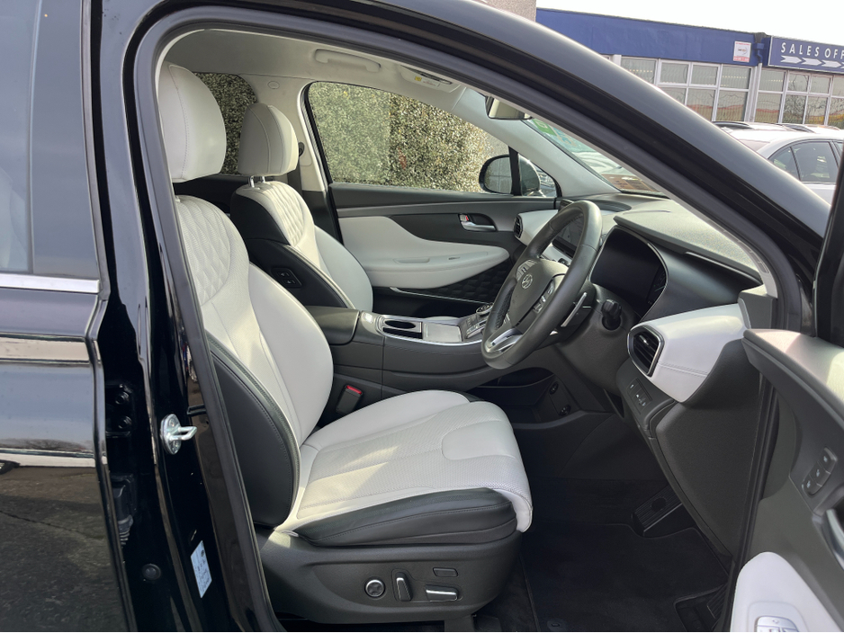 2021 Hyundai Santa Fe - image 12