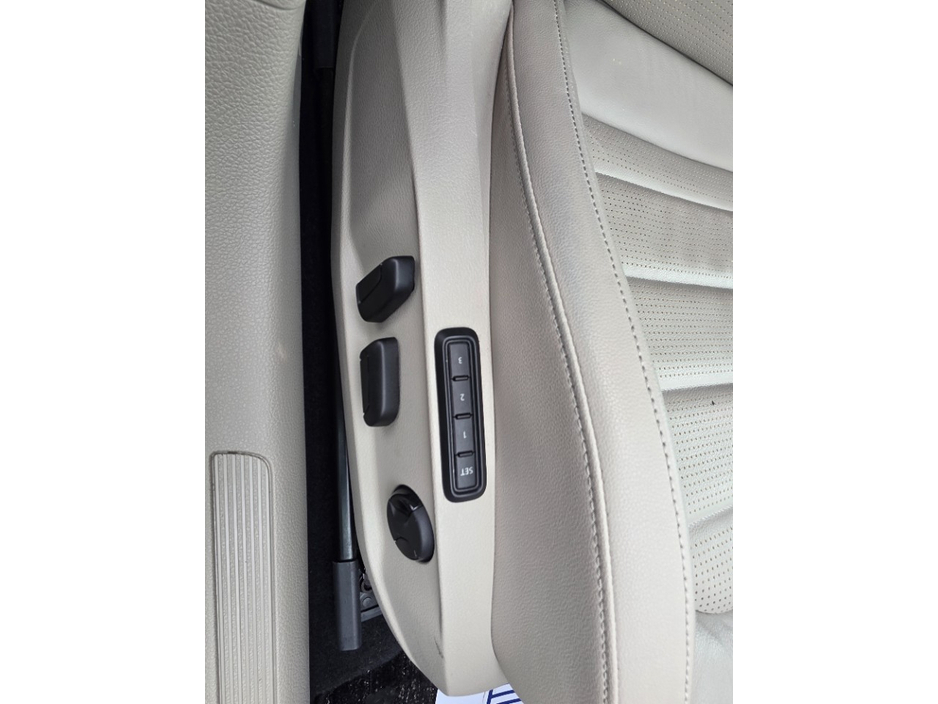 2019 Volkswagen Golf - image 11