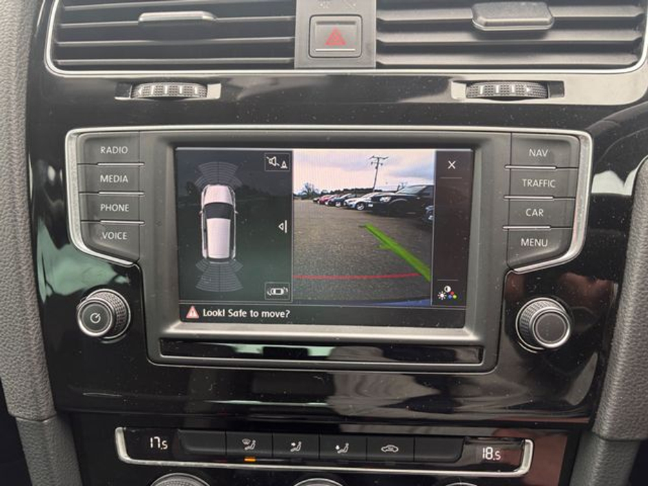 2016 Volkswagen Golf - image 15