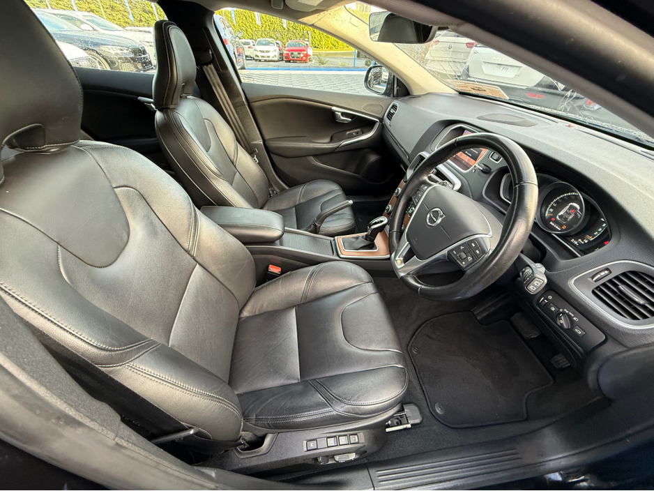 2018 Volvo V40 D4 INSCRIPTION - 2.0L DIESEL - AUTO - 12M WARRANTY - CAR: 1615 €14,950