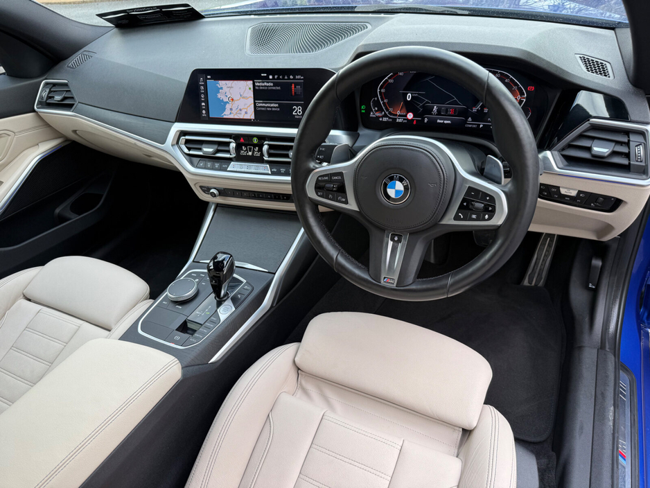 2022 BMW 3 Series - image 9