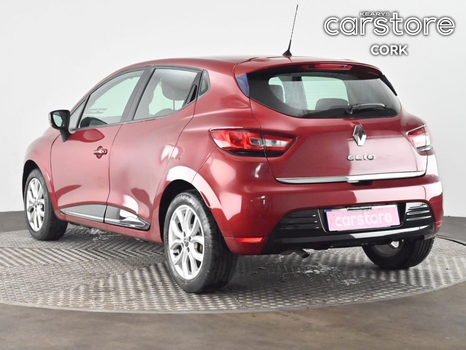 2018 Renault Clio - image 3