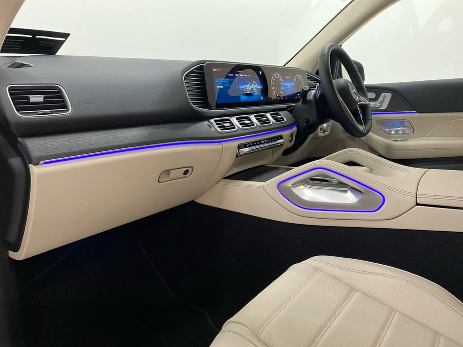 2025 Mercedes-Benz GLE Class - image 6