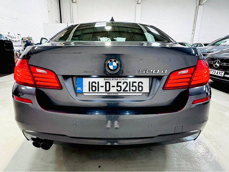 2016 BMW 5 Series - image 7