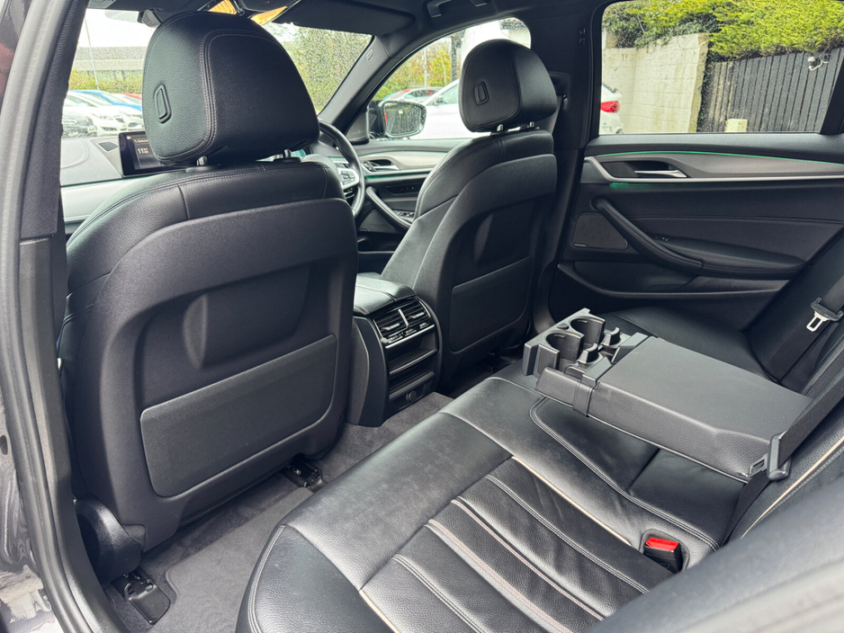2019 BMW 5 Series - image 20