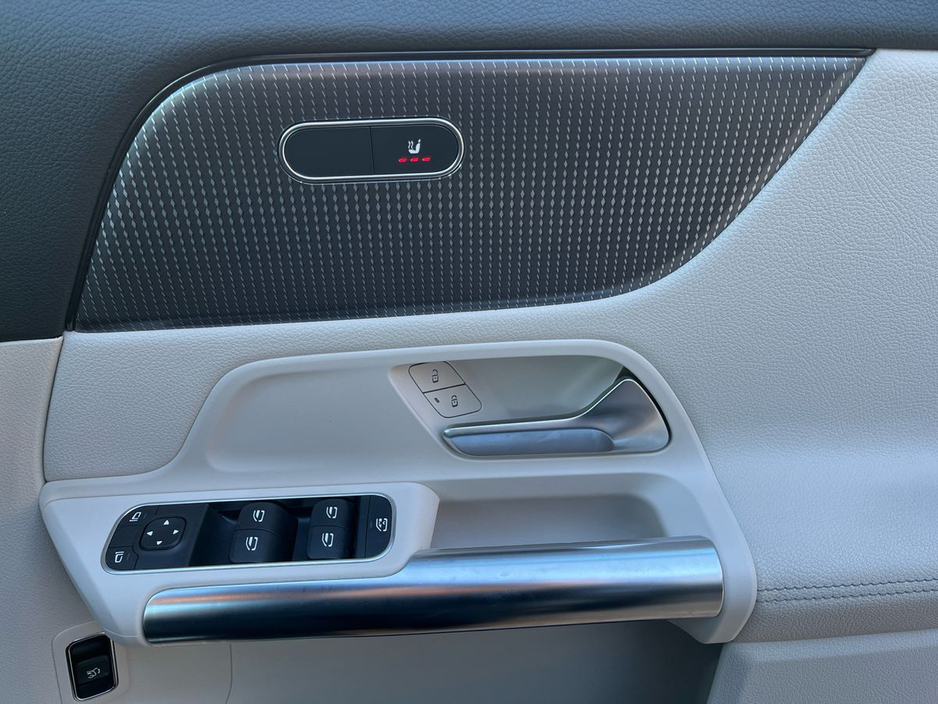 2022 Mercedes-Benz GLA Class - image 22