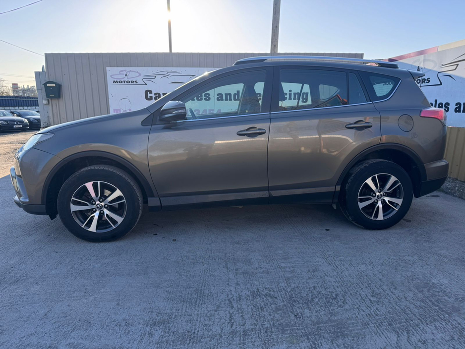 2016 Toyota Rav4 - image 2