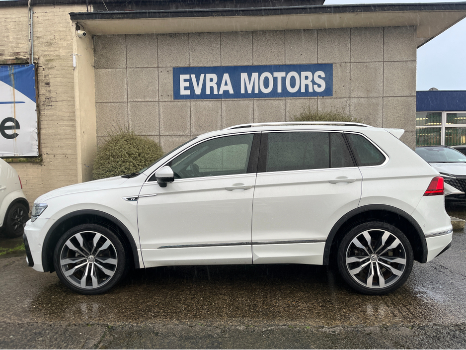 2020 Volkswagen Tiguan R-LINE 4MOTION AUTOMATIC 2.0 DIESEL //MASSIVE SPEC//DYNAUDIO SOUND SYSTEM//FULL LEATHER HEATED SEATS//360 PARKING CAMERAS//HEAD UP DISPLAY// €35,950