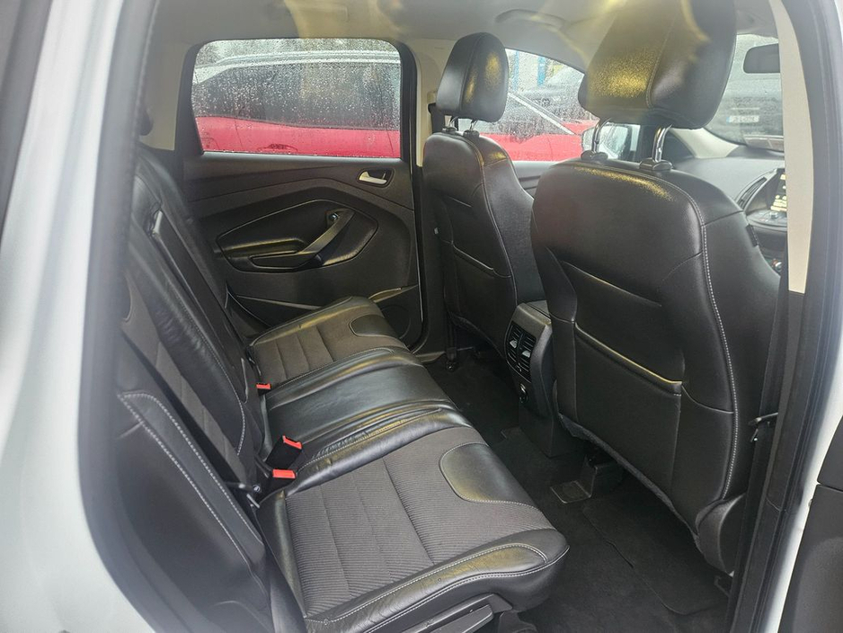 2016 Ford Kuga - image 8