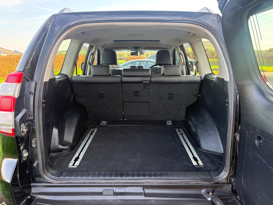 2015 Toyota Landcruiser - image 9