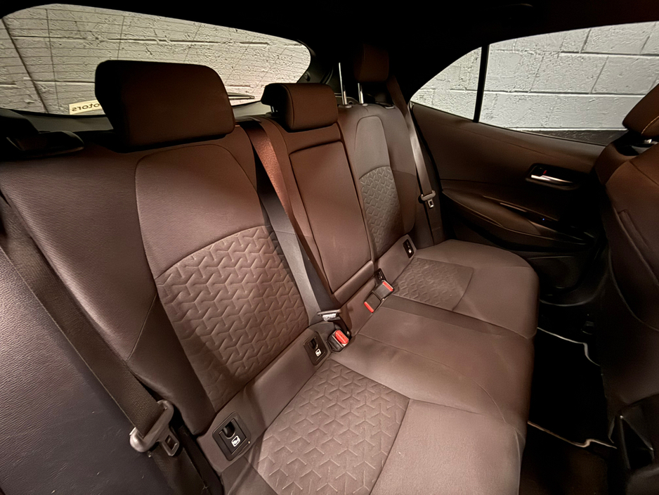 2019 Toyota Corolla 1.8 Hybrid Luna Sport Hatchback €18,900