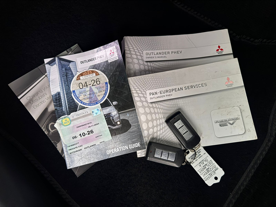 2016 Mitsubishi Outlander - image 32