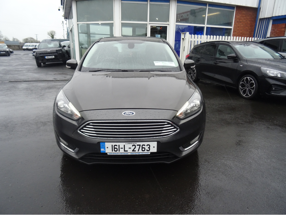 2016 Ford Focus - image 5