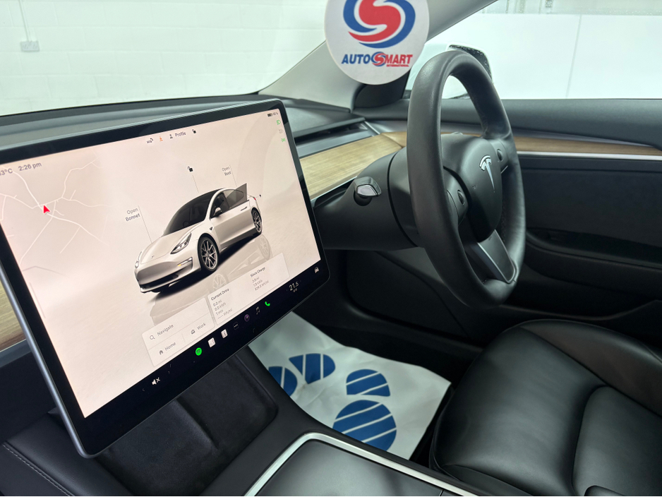 2022 Tesla Model 3 - image 4