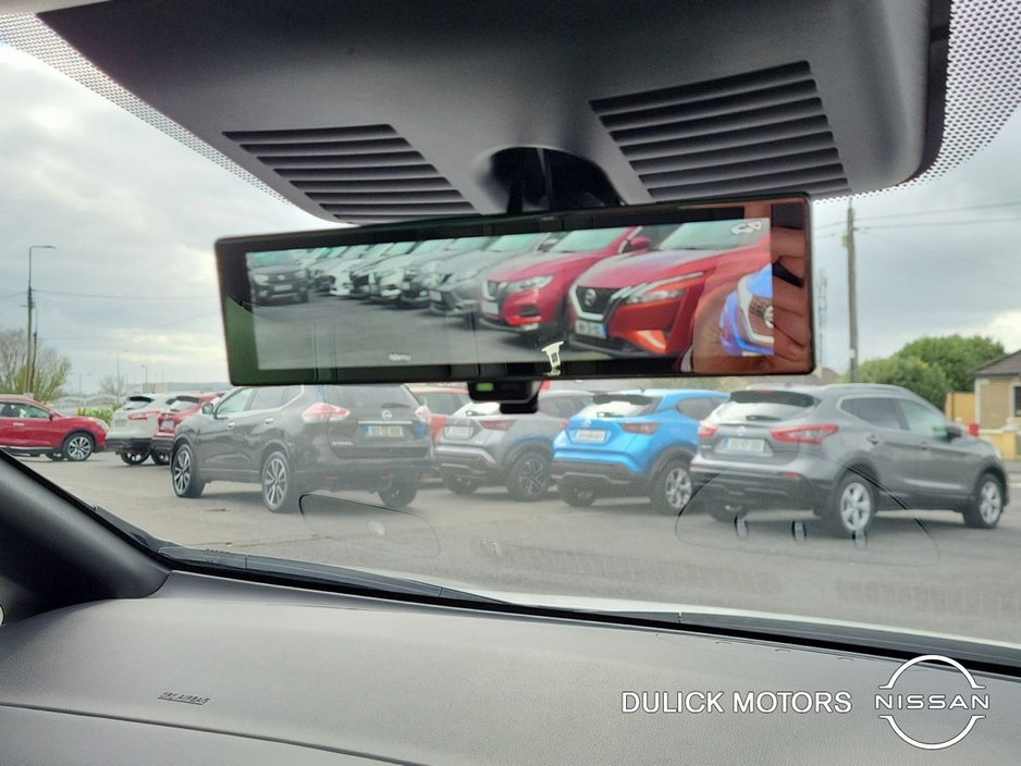 2025 Nissan Leaf - image 15