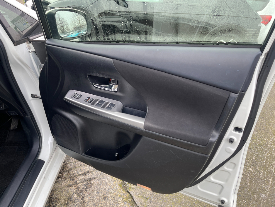 2018 Toyota Prius Alpha 7 SEATER AUTOMATIC HYBRID 1.8 PETROL //KEYLESS ENTRY//REVERSE CAMERA//ADAPTIVE CRUISE CONTROL// €19,950