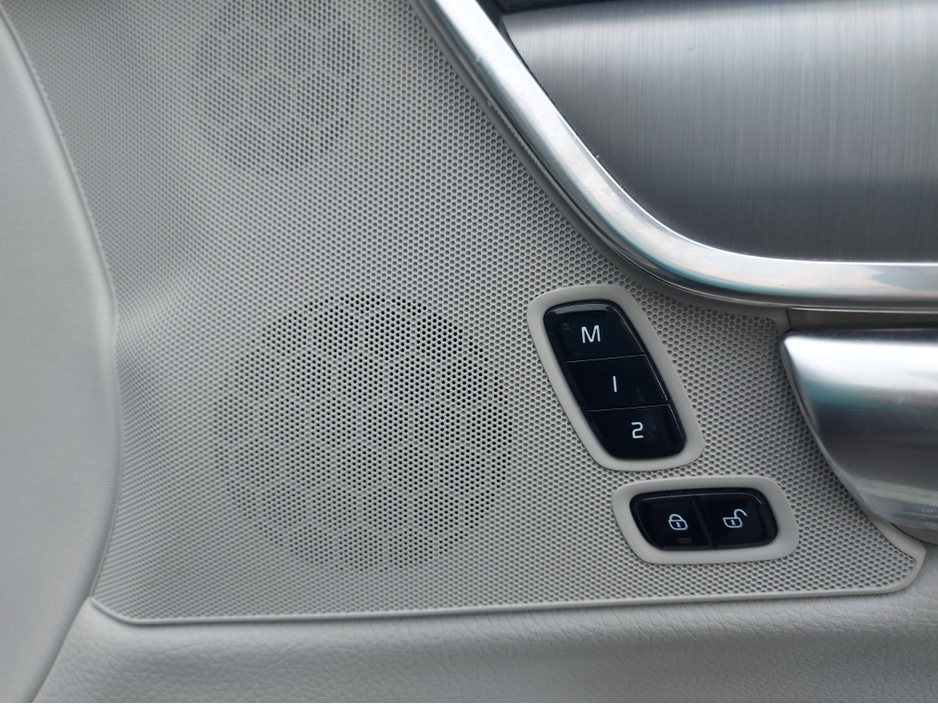 2021 Volvo S90 D4 MOMENTUM AT 4DR AUTO €34,950