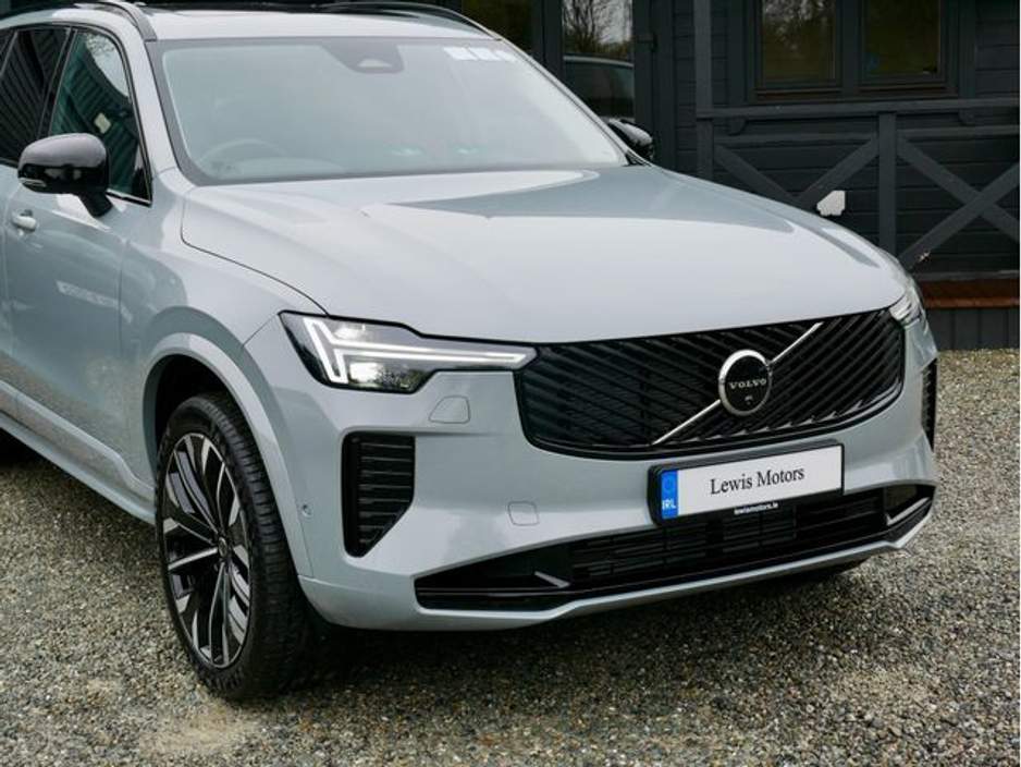 2026 Volvo XC90 - image 7
