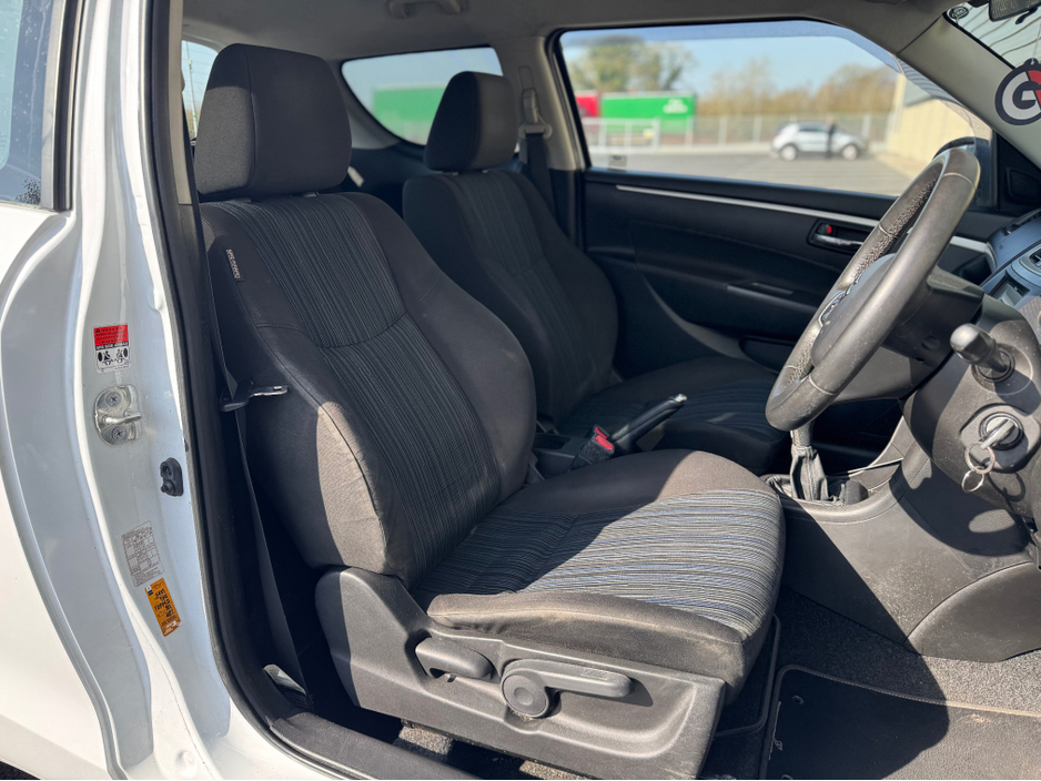 2014 Suzuki Swift - image 10