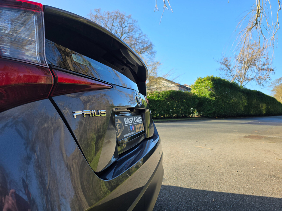 2020 Toyota Prius - image 17