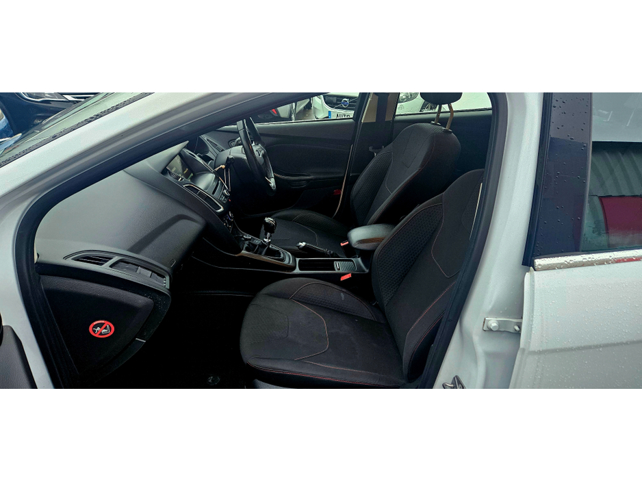 2016 Ford Focus ZETEC S 1.0 ECO 125BHP LOW MILES €9,750