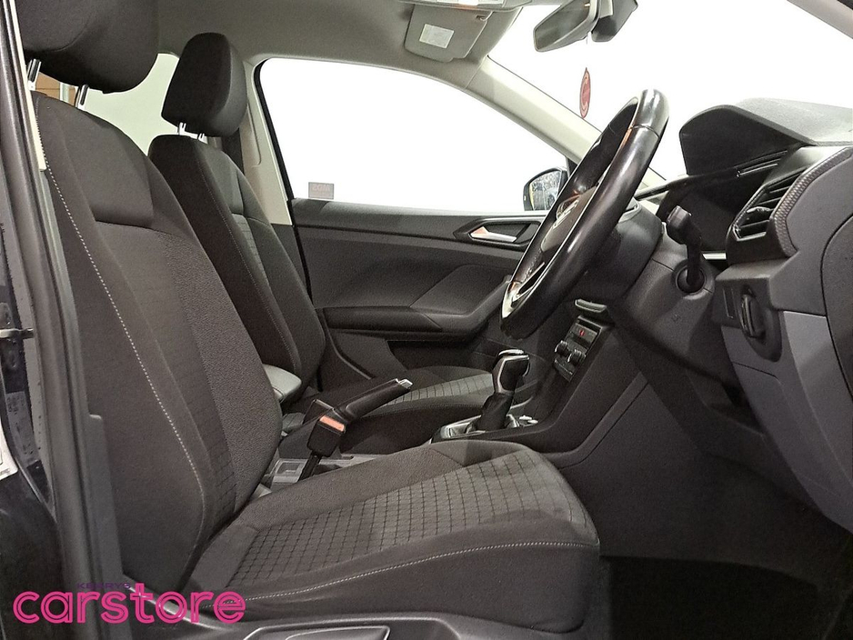 2021 Volkswagen T-Cross - image 10