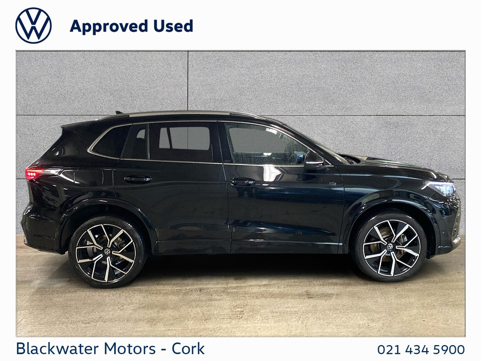 2025 Volkswagen Tiguan - image 6