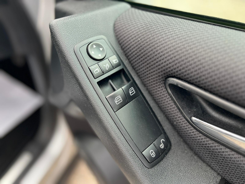 2012 Mercedes-Benz A Class - image 18