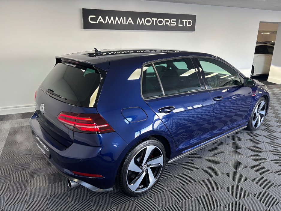 2018 Volkswagen Golf - image 4