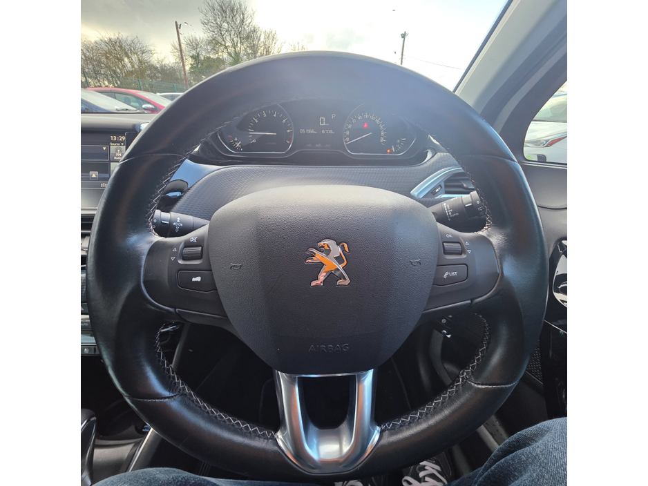 2016 Peugeot 208 1.2 Puretech 110 bhp automatic Allure 5d €9,950